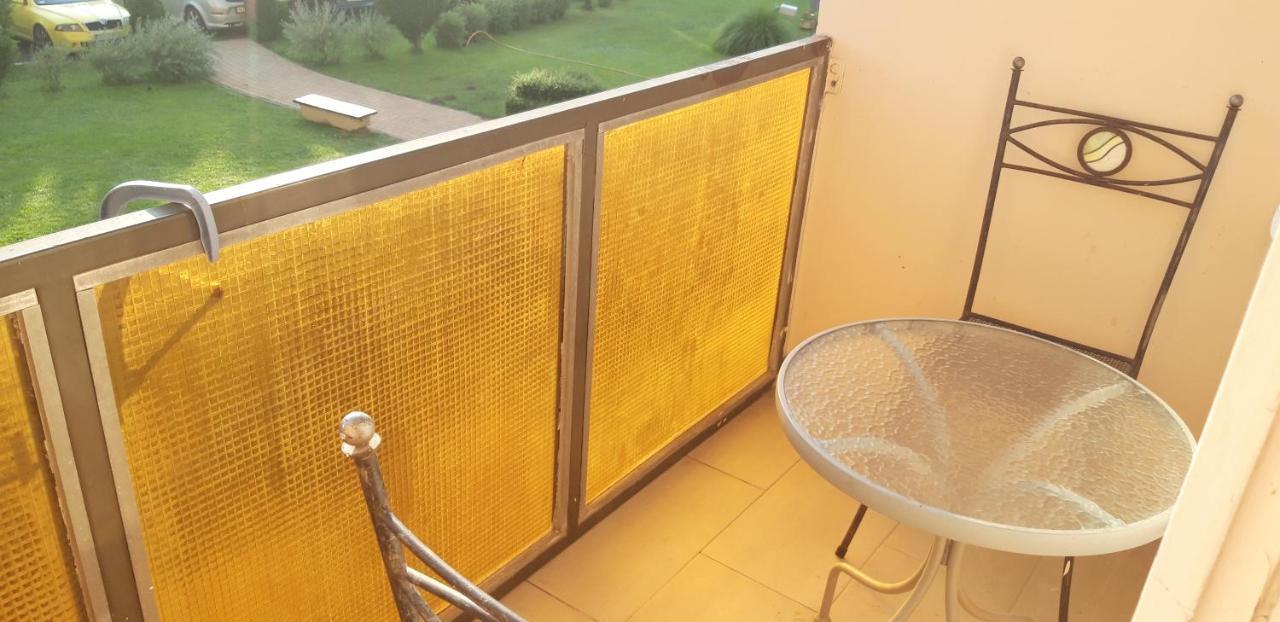 Kr Apartman Siofok Luaran gambar