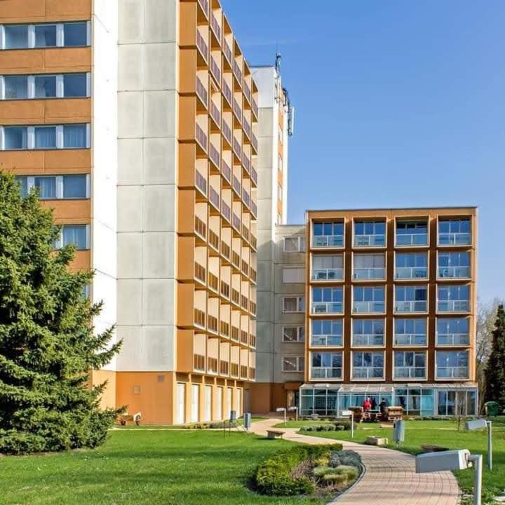 Kr Apartman Siofok Luaran gambar