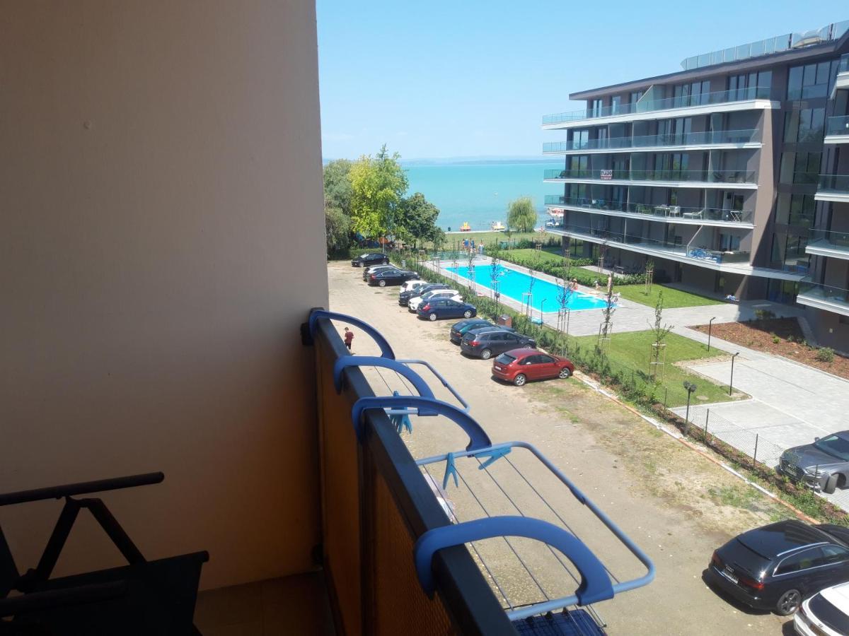 Kr Apartman Siofok Luaran gambar